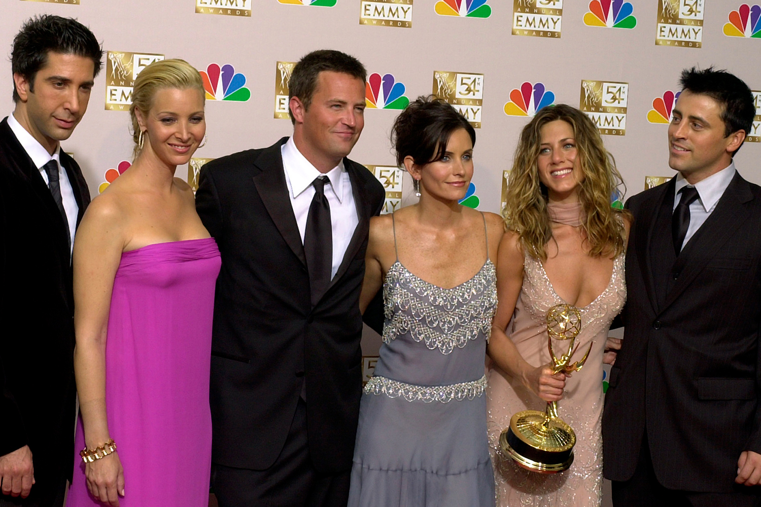 Imagem de: Elenco de Friends oferece ingressos para que fãs possam assistir à reunião da série