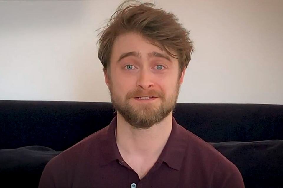 Imagem de: Daniel Radcliffe lê primeiro capítulo de Harry Potter para fãs