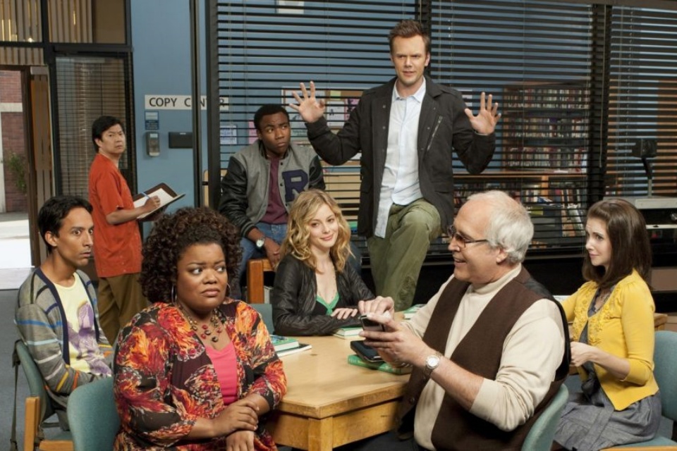 Imagem de: Elenco de Community fará leitura de episódio ao vivo para caridade