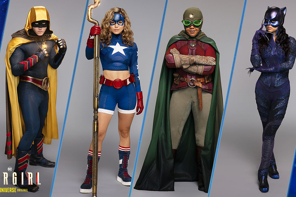 Imagem de: Stargirl: fotos detalham visual dos heróis e vilões da série