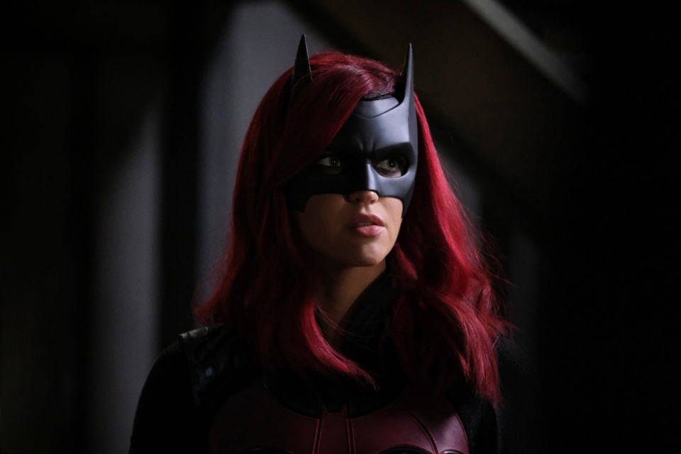 Imagem de: Batwoman 1x20: importante personagem morre na season finale (RECAP)