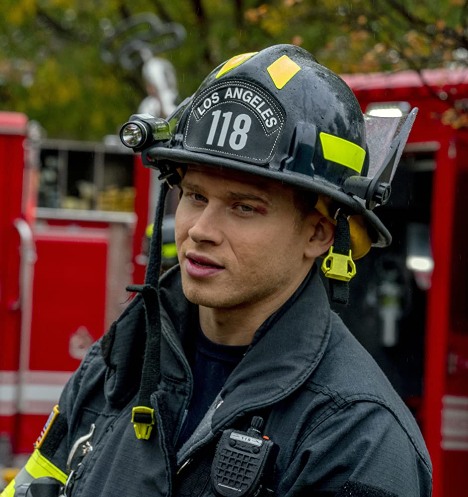 Imagem de: Crossover entre 9-1-1 e Lone Star acontecerá, afirma showrunner