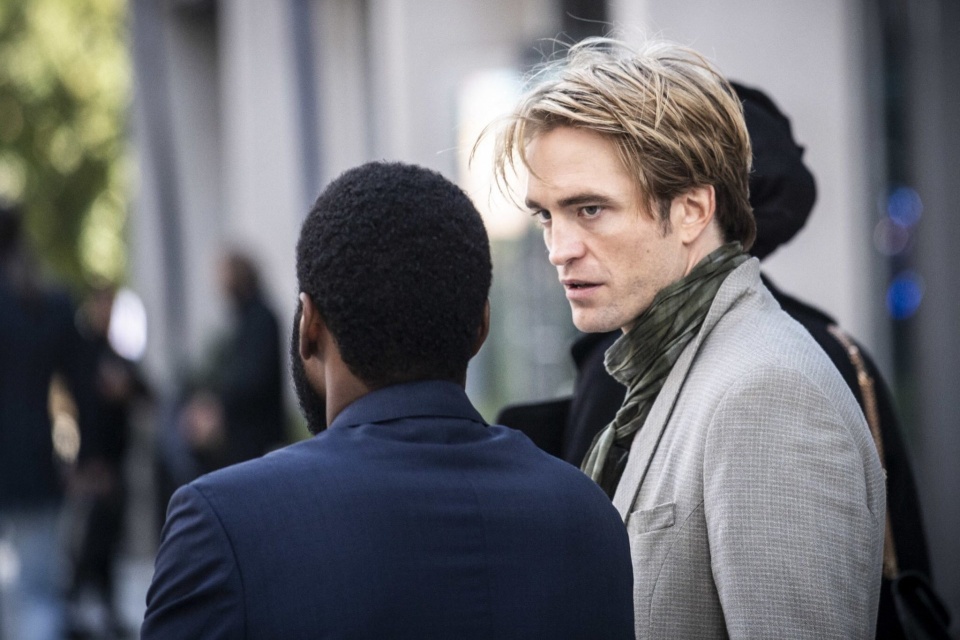 Imagem de: Robert Pattinson quer derrubar um avião em novo trailer de Tenet