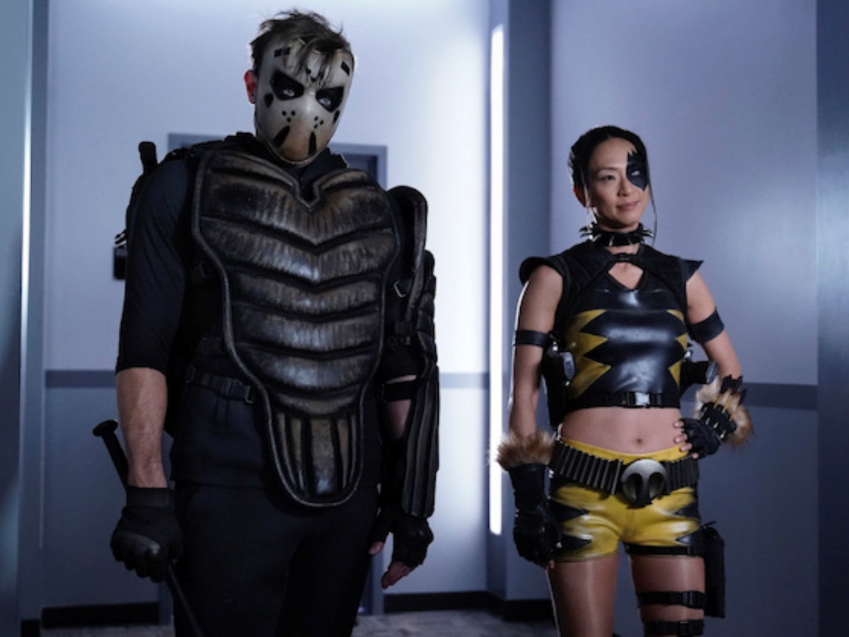Imagem de: Stargirl: fotos mostram novos vilões no episódio 1x6 (PREVIEW)