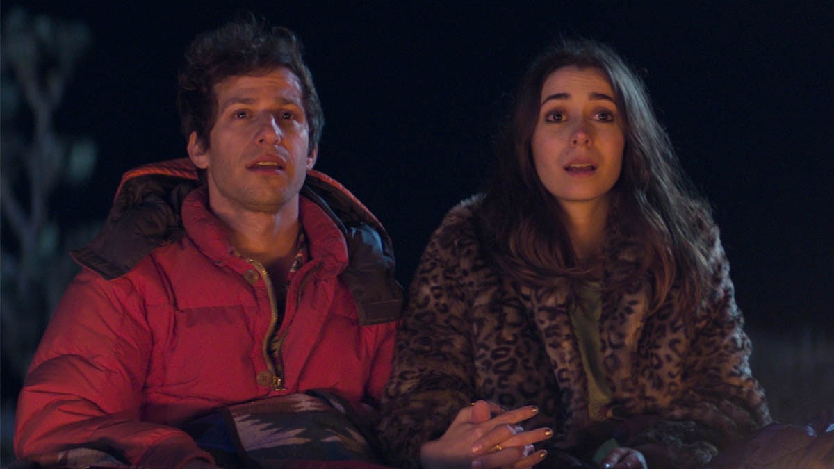 Imagem de: Andy Samberg, de Brooklyn 99, protagoniza a comédia Palm Springs (TRAILER)