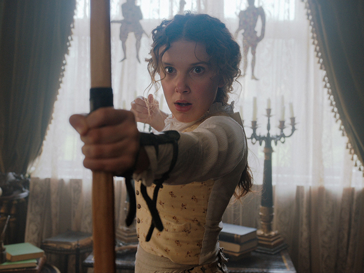 Imagem de: Enola Holmes: veja fotos de Millie Bobby Brown no filme da Netlfix