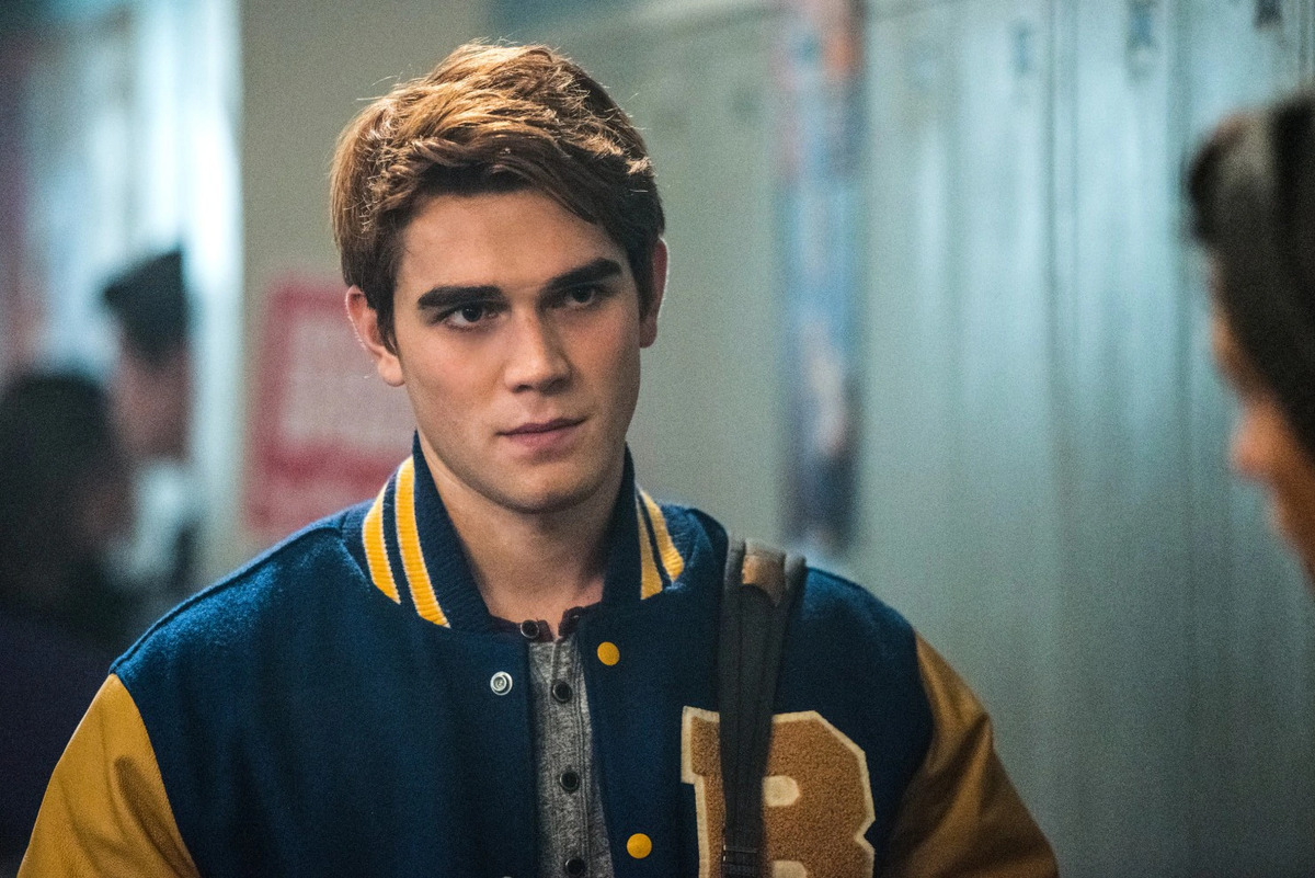 Ator De Riverdale Surpreende Fãs Com Novo Visual Nas Redes Sociais